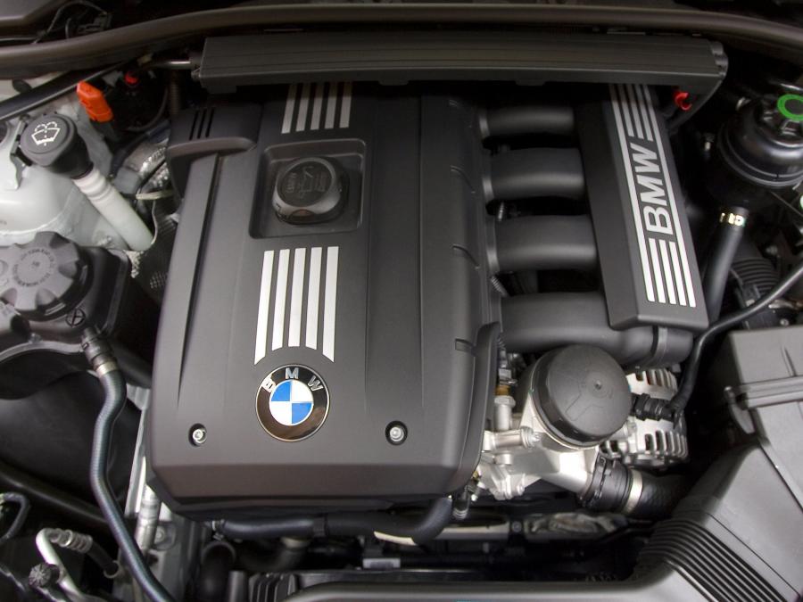  BMW 328i Coupe 2006 года  (US) (фото 2 из 13)